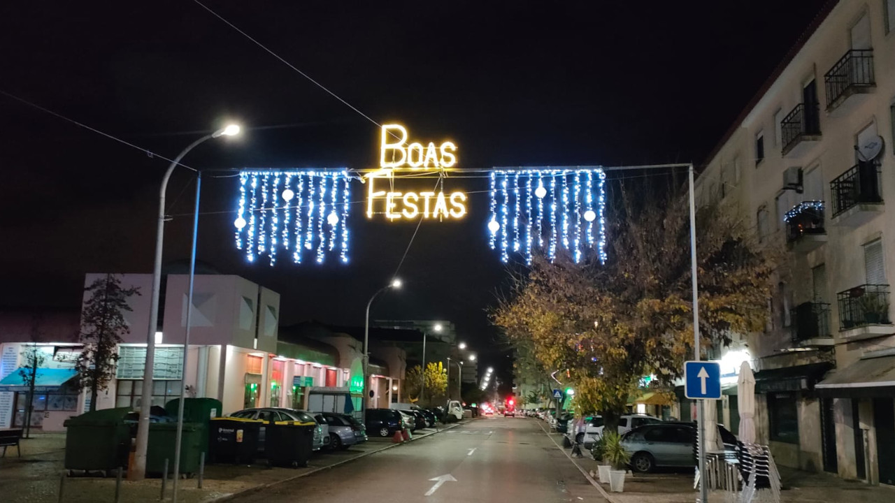 Iluminação de Natal nas ruas da Freguesia